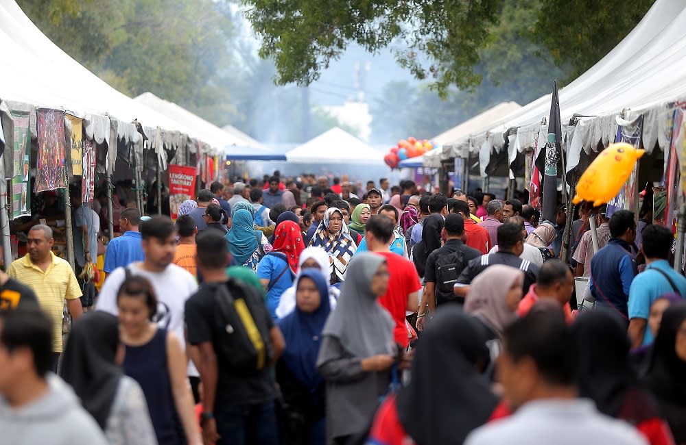 No Ramadan bazaars this year? Fret not, Terengganu is introducing the online bazaar. — Picture by Farhan Najib