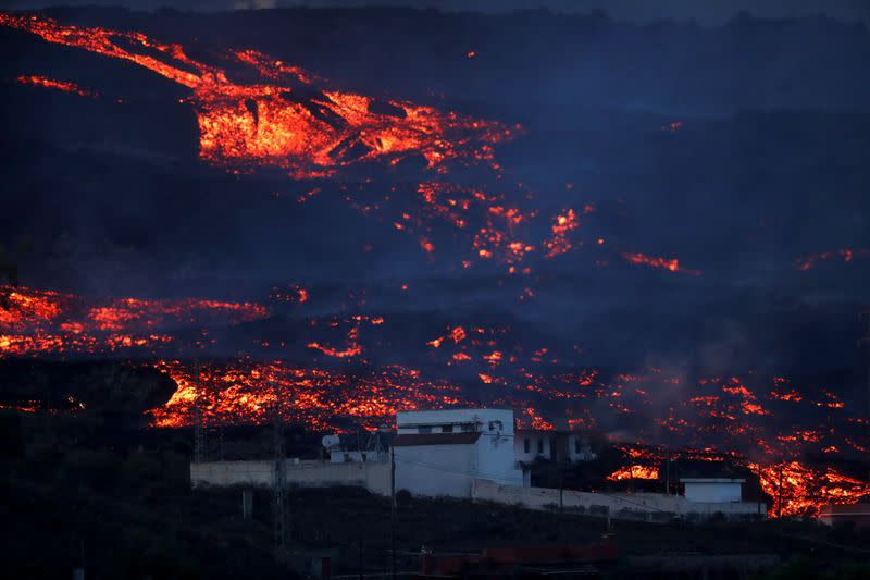 Cumbre Vieja volcano continues to erupt in Spain