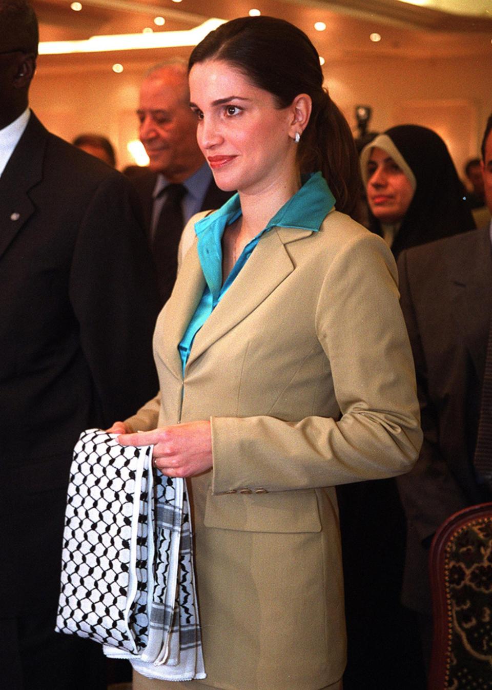 Queen Rania of Jordan in 2000, Queen Rania of jordan style
Queen Rania of jordan fashion
Queen rania of jordan outfits
Queen rania style
Queen rania fashion
Queen rania outfits
queen rania dresses
queen rania of jordan dresses
queen rania looks
