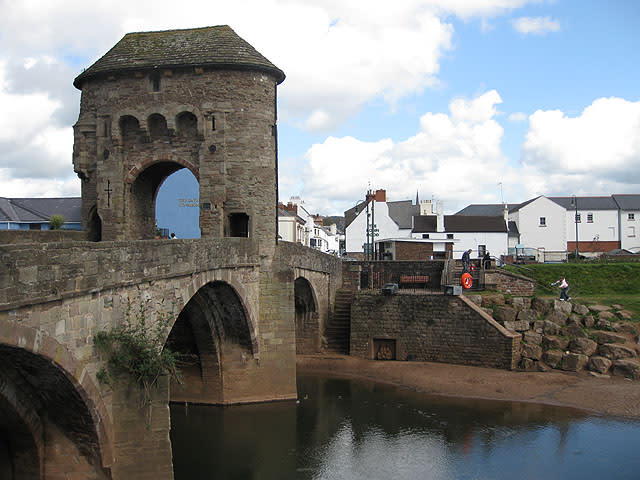 El puente sobre el río Monnow (Pauline Eccles - Wikimedia Commons)