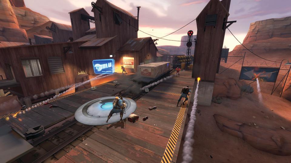 Best Free Steam games - Team Fortress 2 - Players battle at the train depot