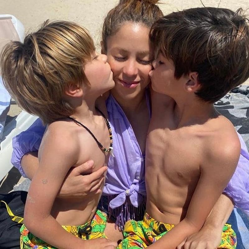 Shakira con sus hijos Milan y Sasha