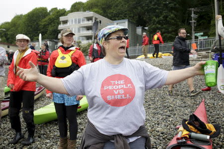 Kristen Reid of Seattle organizes activists as they prepare to protest the Polar Pioneer at the Port of Seattle, Washington May 16, 2015. REUTERS/Jason Redmond