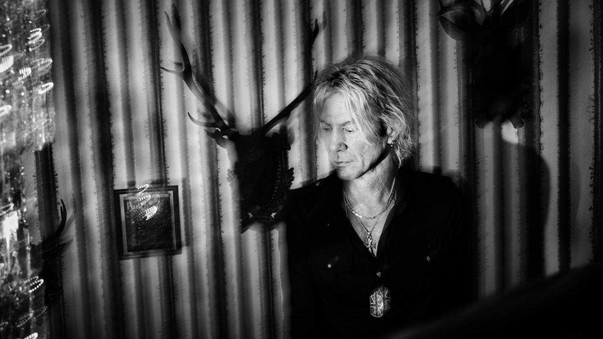  Duff McKagan looking sad 