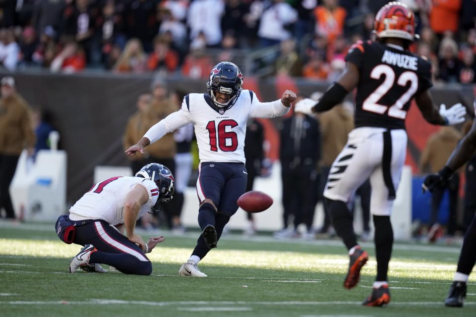 Houston Texans kicker Matt Ammendola (16) kicks a 45-yard field goal against the Cincinnati Bengals during the first half of an NFL football game Sunday, Nov. 12, 2023, in Cincinnati. (AP Photo/Michael Conroy)