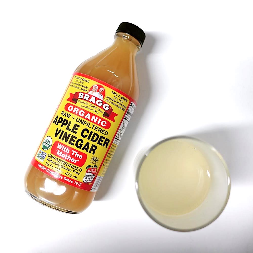 Here’s how to use apple cider vinegar on your face for glowy, heathy skin