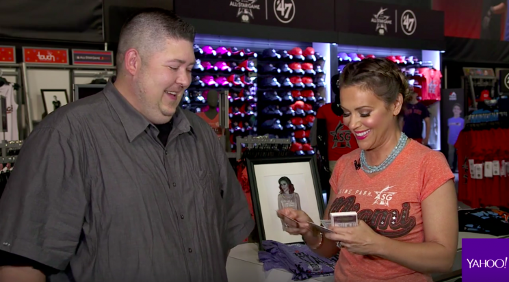 Alyssa Milano supported her Dodgers at the All-Star Game. (Yahoo Sports)