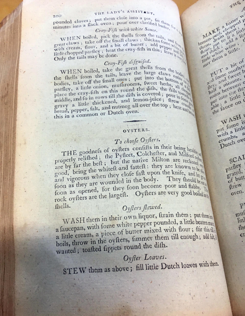 The instructions for oyster loaves in&nbsp;the 1801 edition of Charlotte Mason&rsquo;s <i>Lady&rsquo;s Assistant.</i> (Photo: Alana Dao)