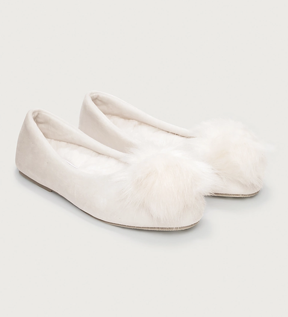 <p><a href="https://go.redirectingat.com?id=74968X1596630&url=https%3A%2F%2Fwww.thewhitecompany.com%2Fus%2FPom-Pom-Ballet-Slippers%2Fp%2FA05535%3Fswatch%3DPale%2BPink&sref=https%3A%2F%2Fwww.countryliving.com%2Fshopping%2Fg45486278%2Fbest-slippers%2F" rel="nofollow noopener" target="_blank" data-ylk="slk:Shop Now;elm:context_link;itc:0;sec:content-canvas" class="link ">Shop Now</a></p><p>Pom Pom Ballet Slippers</p><p>thewhitecompany.com</p><p>$55.00</p><span class="copyright">The White Company </span>