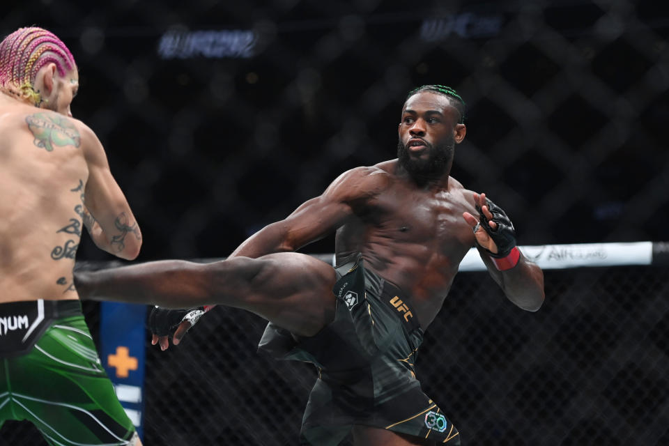 Aug 19, 2023; Boston, MA, USA; Aljamin Sterling (red gloves) fights Sean O’Malley (blue gloves) during UFC 292 at TD Garden. Mandatory Credit: Bob DeChiara-USA TODAY Sports