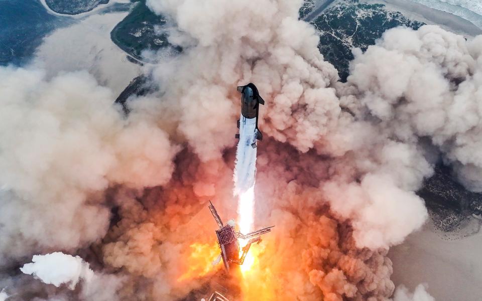 Boeing's setbacks have allowed Elon Musk's rocket company, SpaceX, to race ahead