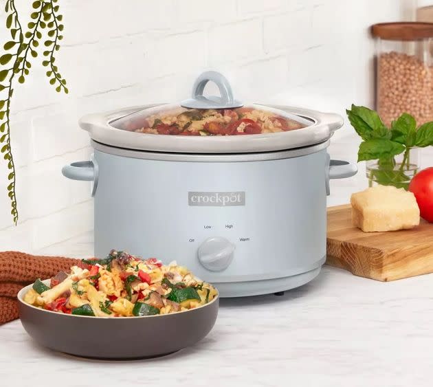 This Crockpot Slow Cooker With 21,900+ Perfect Ratings is Just $40