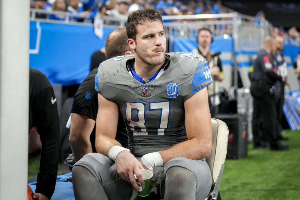 Sam LaPorta of the Detroit Lions left Sunday's game with a knee injury. (Photo by Nic Antaya/Getty Images)