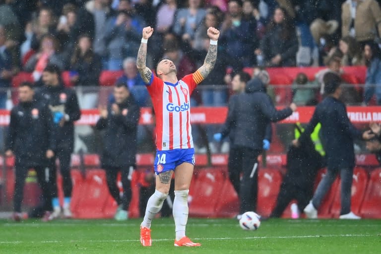 El centrocampista Aleix García celebra victoria del Girona sobre el Betis en el partido liguero disputado el 31 de marzo de 2024 en la ciudad catalana del Girona (Pau Barrena)