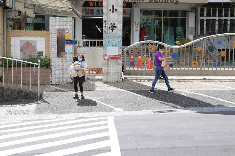 台北市高中以下停課師生人數已破萬。（中央社／檔案照片）