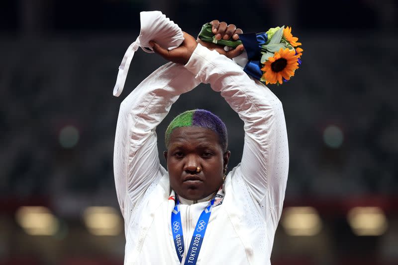 Athletics - Women's Shot Put - Medal Ceremony