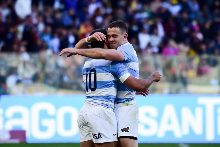 Luego de 15 años, los Pumas lograron una serie en el país: vencieron 2-1 a Escocia; festejan Boffelli y Carreras