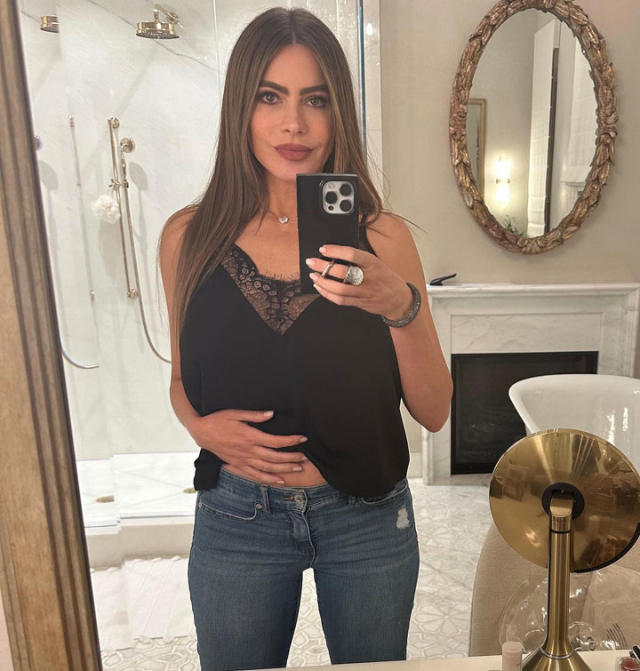 Sofia Vergara brought back low rise jeans trend