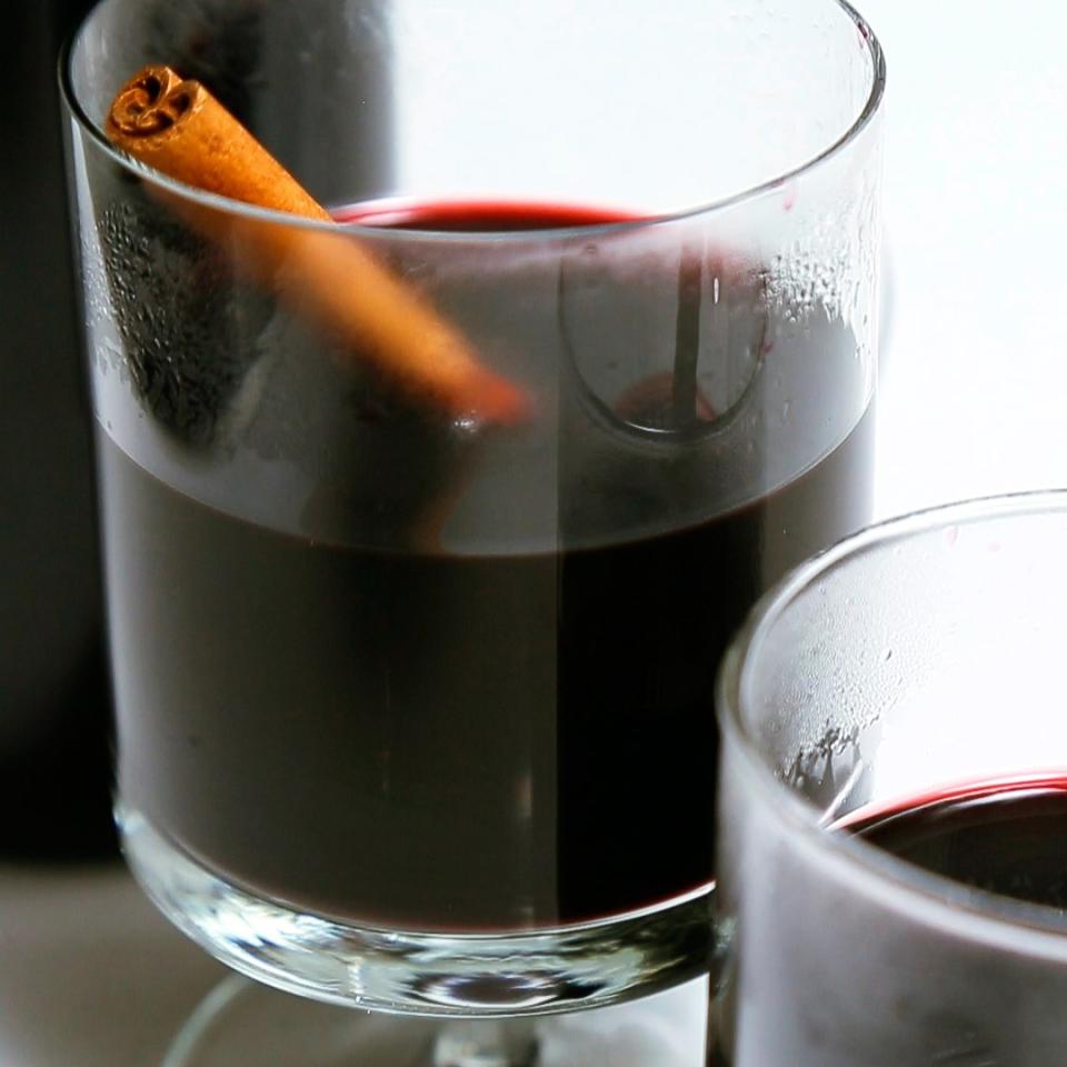 Blackberry Cardamom Mulled Wine