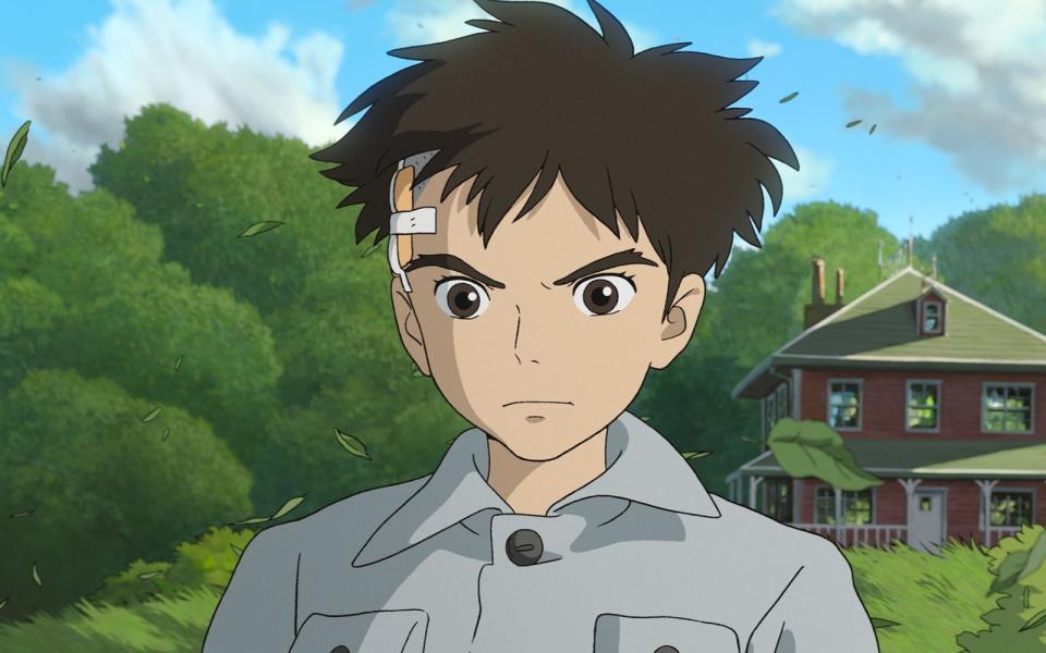 "Der Junge und der Reiher" könnte der letzte Film von Hayao Miyazaki sein, wurde lange gemunkelt. Inzwischen arbeitet der japanische Kultregisseur aber angeblich schon wieder an einem neuen Projekt. (Bild: Studio Ghibli 2023)