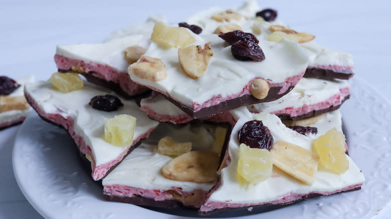 candy bark with dried bananas