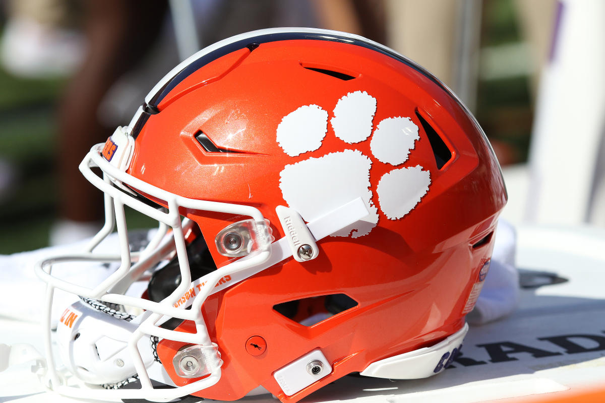 Clemson making change at kicker amid Gunn's struggles – The Tiger