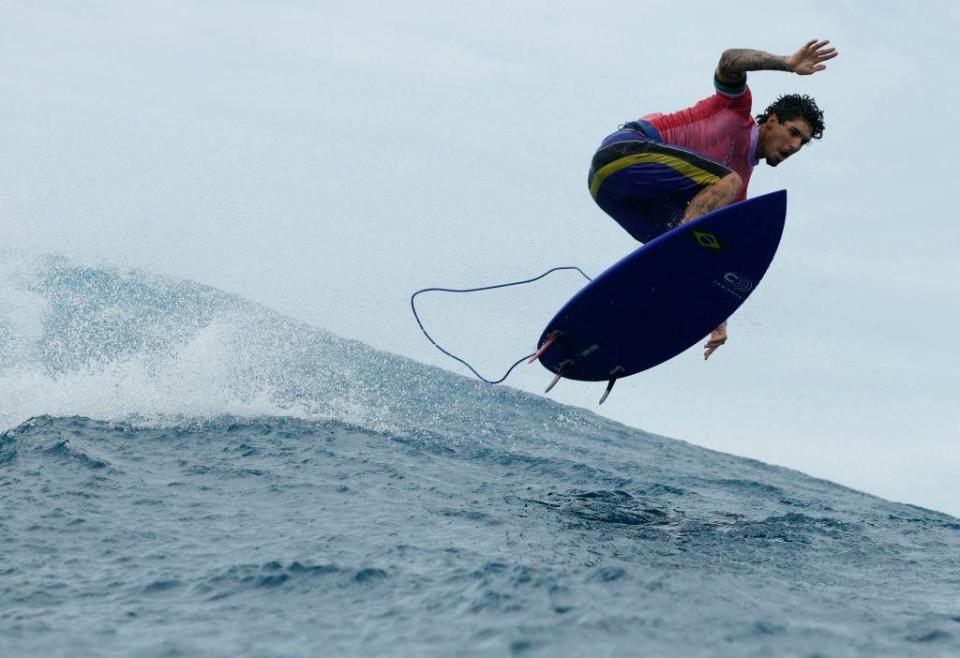 Gabriel Medina al salir de una ola