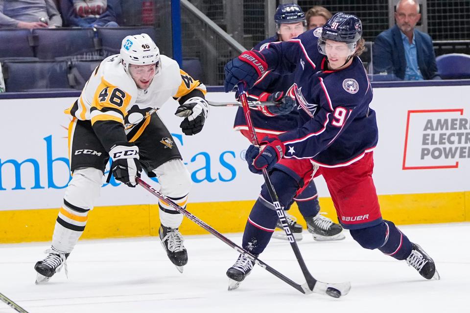 In the Blue Jackets' home exhibition against the Penguins Sunday, Kent Johnson (91) centered Patrik Laine and Johnny Gaudreau.