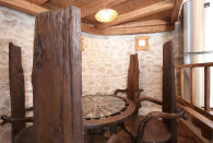 <p>Here’s the dining area, which is fit for any 18th century royalty. (Airbnb) </p>