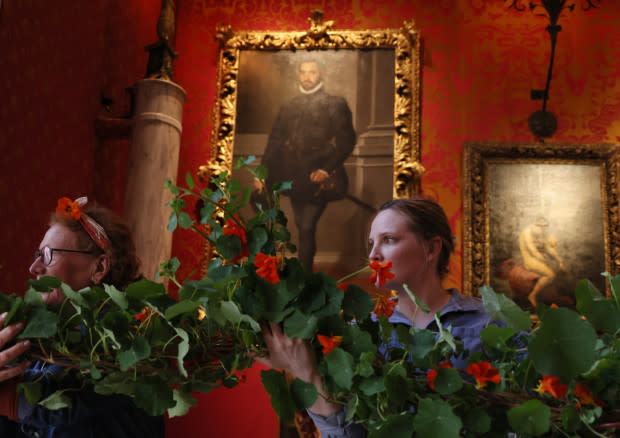 Hanging Nasturtiums above the courtyard at the Isabella Stewart Gardner Museum.<p>Getty Images</p>