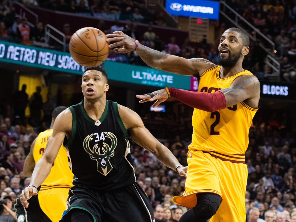 If Kyrie Irving doesn’t wind up joining the Boston Celtics, Giannis Antetokounmpo’s Milwaukee Bucks will reportedly be ready for the rebound. (Getty Images)