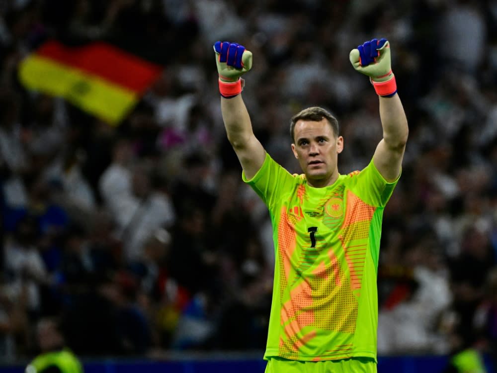 Manuel Neuer nach dem EM-Auftaktsieg (TOBIAS SCHWARZ)