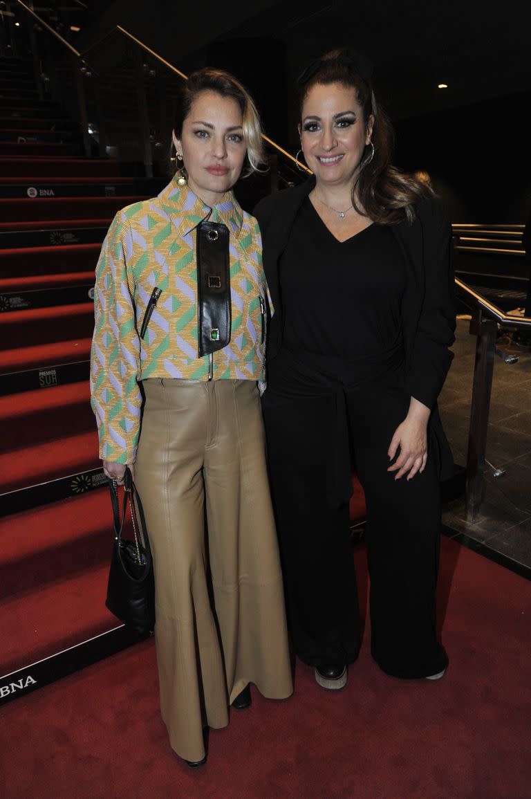 Dolores Fonzi y Muriel Santa Ana, en la alfombra roja del Politeama