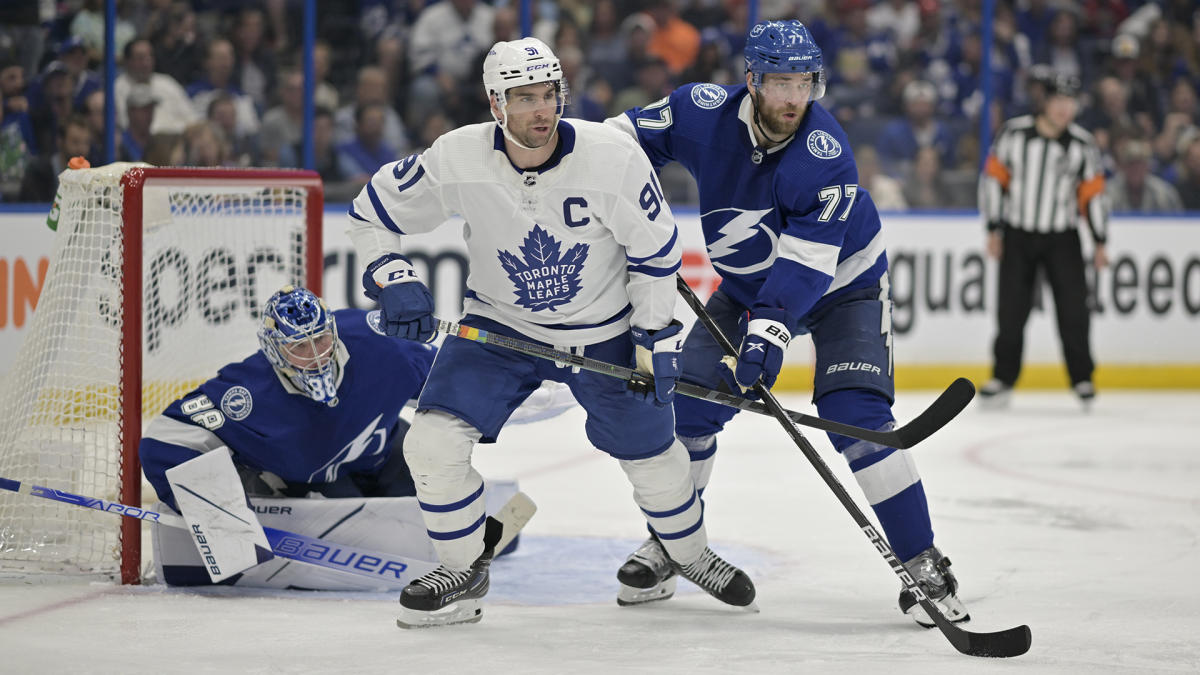 Victor Hedman of the Tampa Bay Lightning wears a Hockey Fights Cancer  News Photo - Getty Images