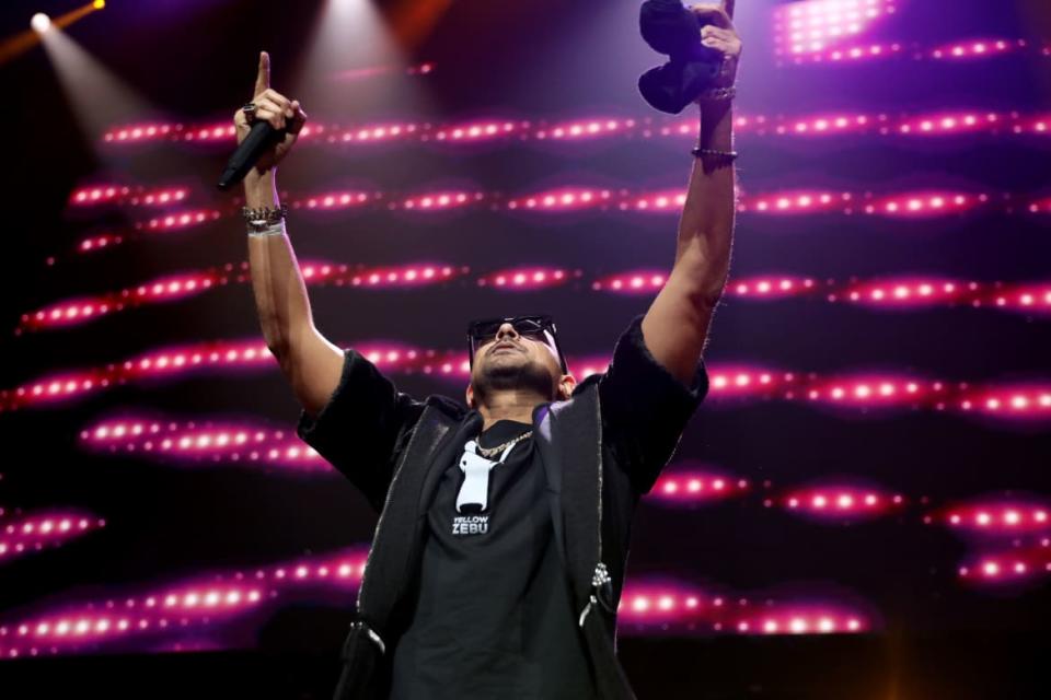 <div class="inline-image__caption"><p>Sean Paul performs onstage during iHeartRadio KISS 108’s Jingle Ball 2021 at TD Garden on Dec. 12, 2021, in Boston.</p></div> <div class="inline-image__credit">Scott Eisten/Getty</div>