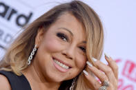 En vraie diva, Mariah Carey n'a pas seulement des caprices incroyables, elle serait également insupportable avec son personnel. En décembre dernier, une ancienne nounou des jumeaux de la star, prénommée Maria Brugues, a déposé plainte contre son ancienne employeuse. Dans cette plainte, il est précisé que la nourrice n'avait droit à aucune pause, même pas pour manger ! En d'autres termes, un job vingt-quatre heures sur vingt-quatre, avec d'autres missions qui dépassaient ses prérogatives. Pas commode, Mariah Carey ! Plus tôt, l'ancienne manager de l'artiste, Stella Bulochnikov avait entamé des procédures judiciaires pour harcèlement sexuel et violation des droits civils américains. (<em>crédit Getty</em>)