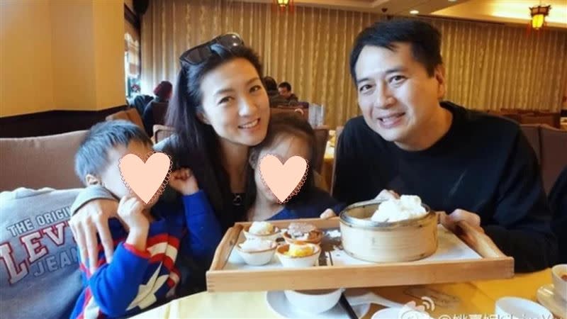 姚嘉妮、林祖輝結束18年婚姻。（圖／翻攝自微博）