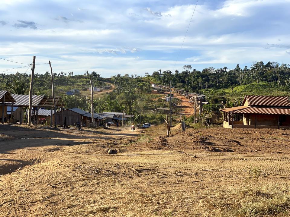 The Sqautter´s village of Renascer stands inside the Apyterewa Indigenous Territory, Para state, Brazil, July 23, 2020. Brazil's government on Monday, Oct. 2, 2023, began removing non-indigenous people from two Indigenous territories in a move that will affect thousands living in the Amazon rainforest's heart. (AP Photo/Fabiano Maisonnave)