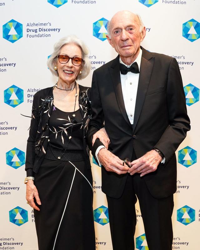 $200 million gift for Alzheimer's research from Lifestyles  Magazine/Meaningful Influence Board member Ronald S. Lauder and family –  Lifestyles Magazine