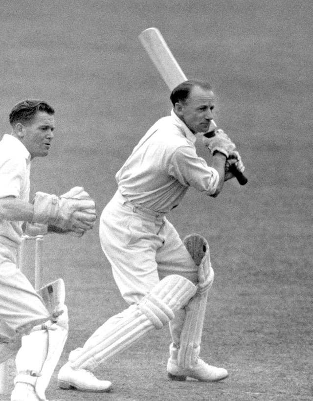 DONALD BRADMAN BATTING ACTION