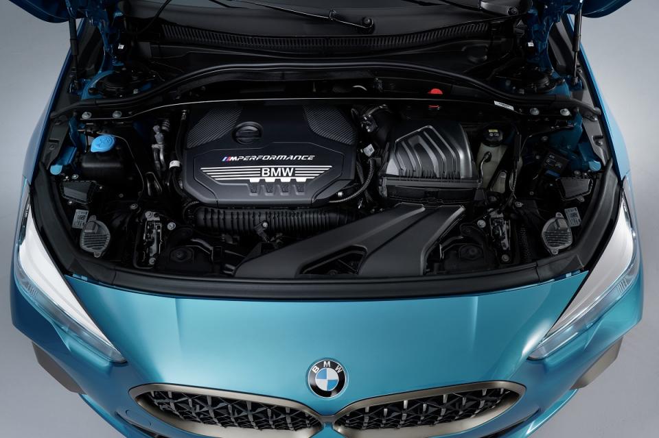 P90370598_highRes_the-all-new-bmw-2-se.jpg