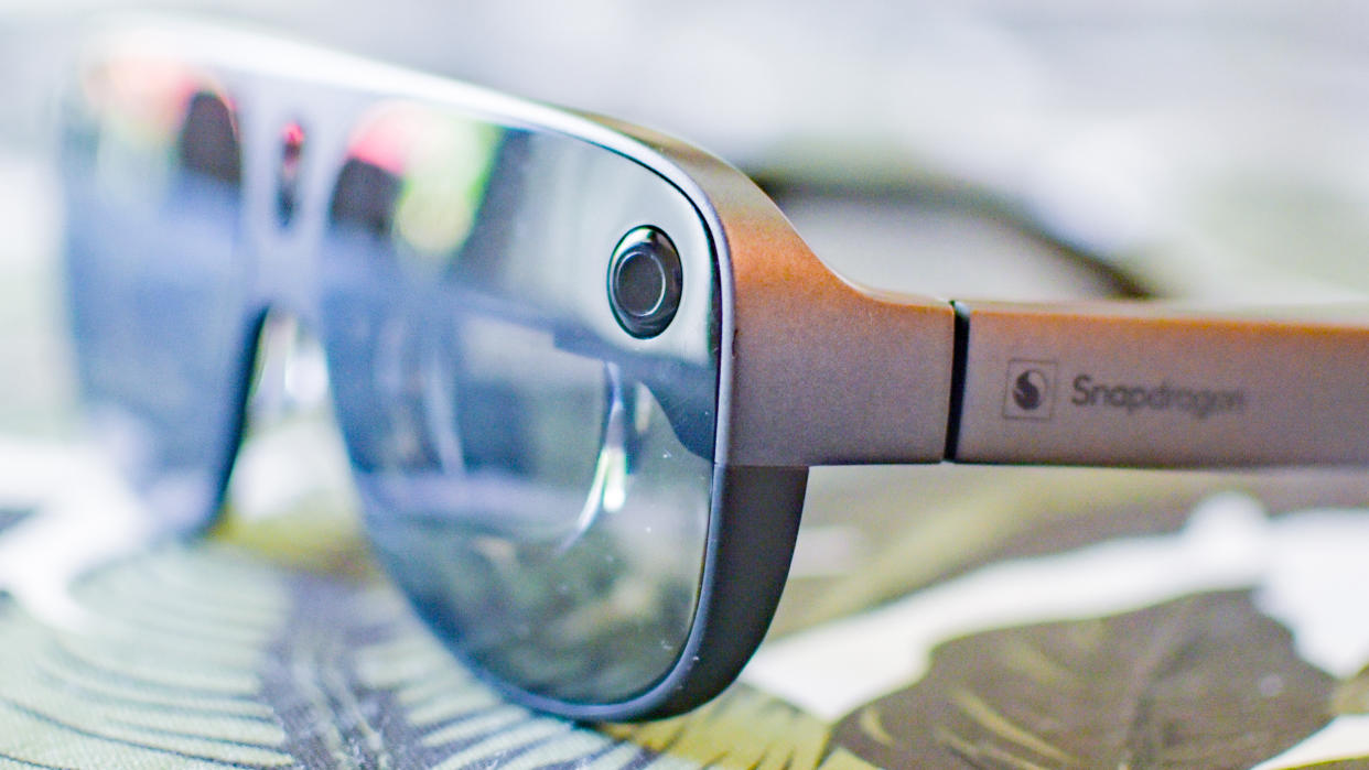  Qualcomm Snapdragon AR2 Gen 1 reference device glasses prototype. 