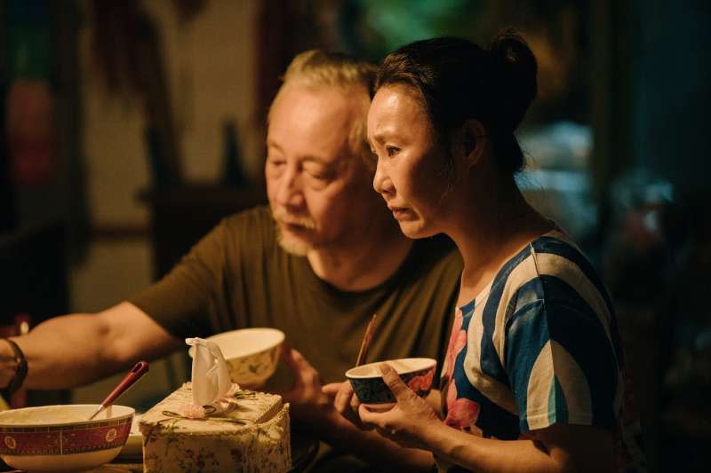 張作驥電影常有一家人在飯桌用餐的畫面。（圖／海鵬提供）