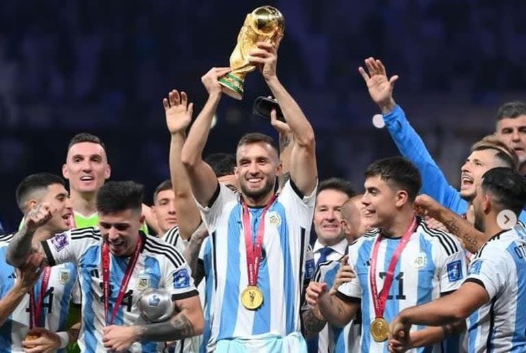 Germán Pezzella levanta la Copa del Mundo: su momento de mayor gloria deportiva