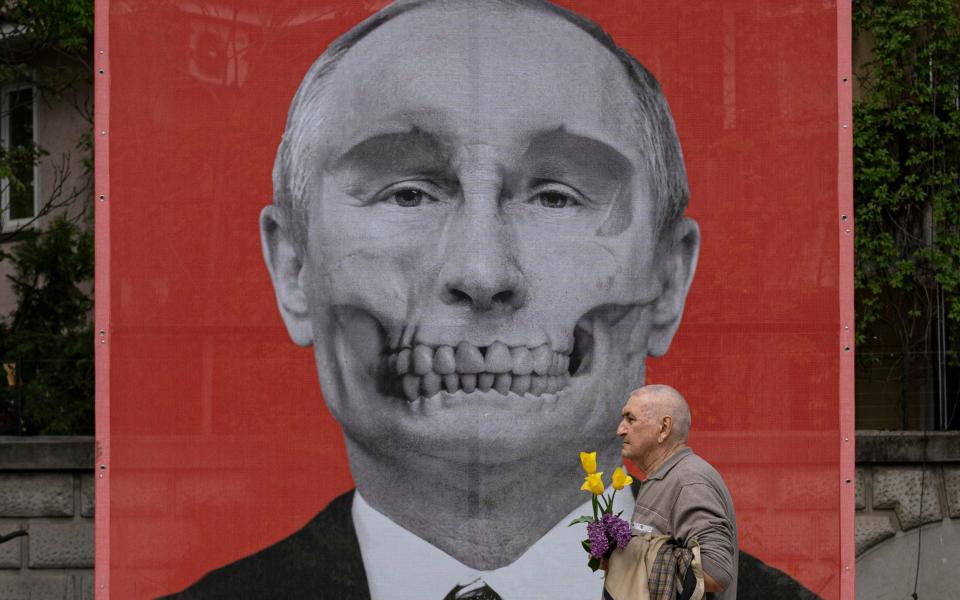 Russia economy GDP Putin Ukraine war sanctions - AP Photo/Vadim Ghirda