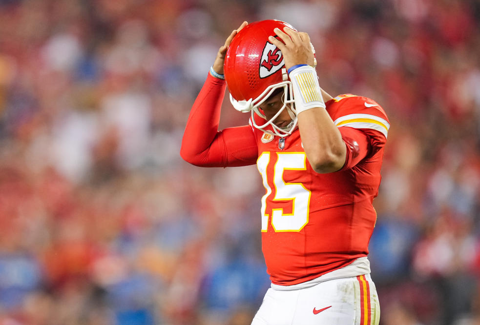 Bengals late hit on Patrick Mahomes video: Stupid Cincinnati penalty sends  Chiefs to Super Bowl 57 - DraftKings Network