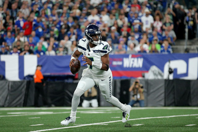 NFL Week 4 Monday Night Football live tracker: Seahawks up early on Giants  as Drew Lock briefly replaces injured Geno Smith
