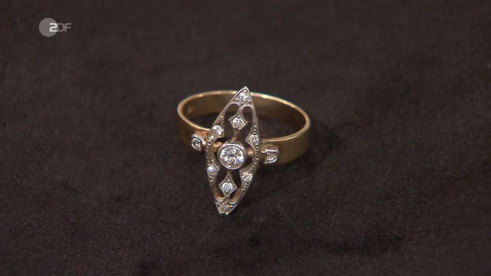 Ein antiker Ring aus Gold mit einem Altschliffdiamanten aus der Zeit um 1910, der später noch modernisiert wurde, sollte 300 Euro bringen. (Bild: ZDF)