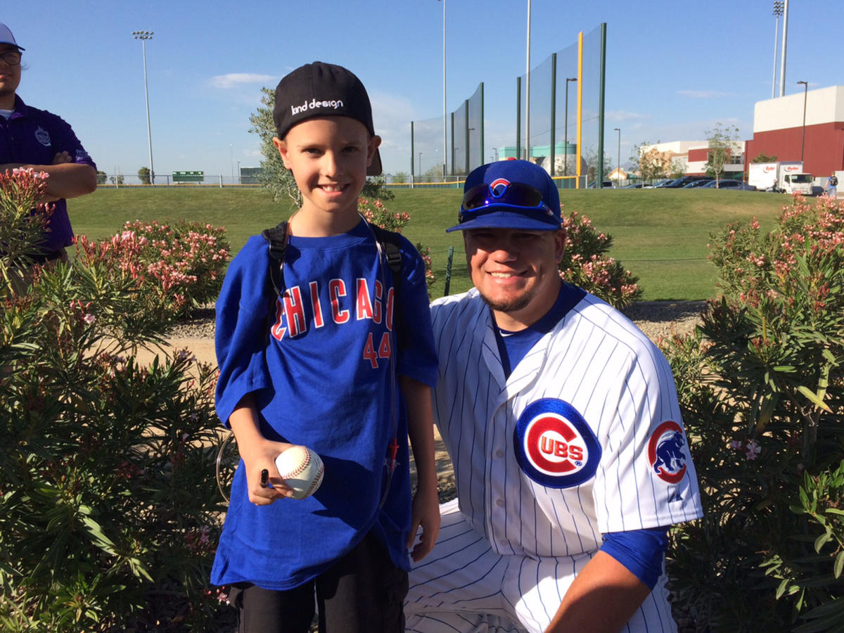 Cubs' Schwarber draws inspiration from boy with illness