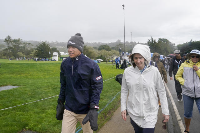 Strong wind suspends third round at Pebble Beach